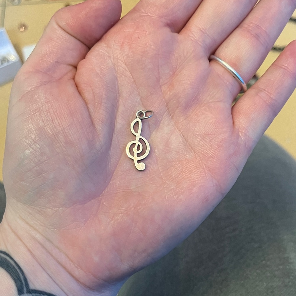 Silver Treble Clef Necklace Pendant